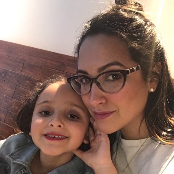 Meet your Posher, Jolene - Picture 4 of 6